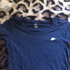 short sleeve nike t shirt